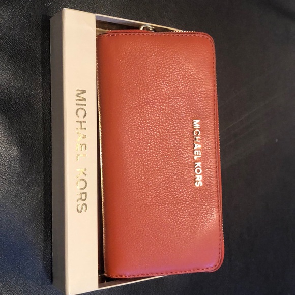 Michael Kors Handbags - Michael Kors Wallet